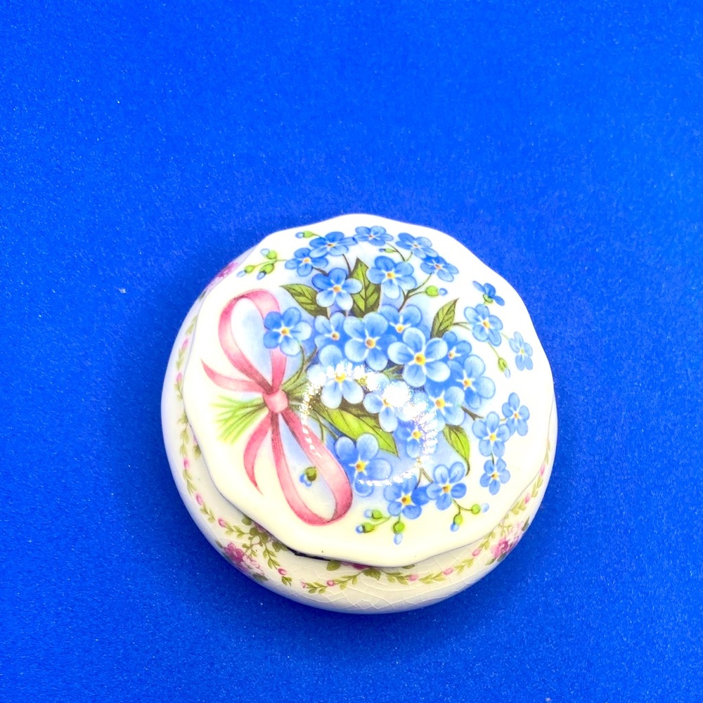 Small trinket box Crownford giftware co. made in England